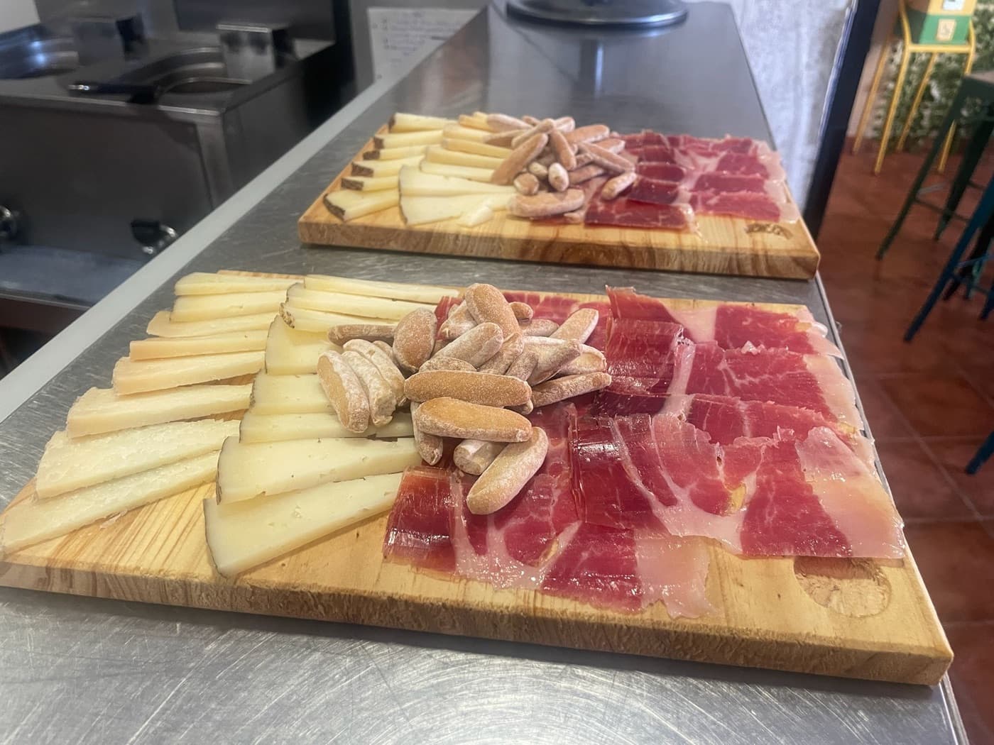 Tabla de jamón ibérico y queso de Casa Ata, Torrox Costa