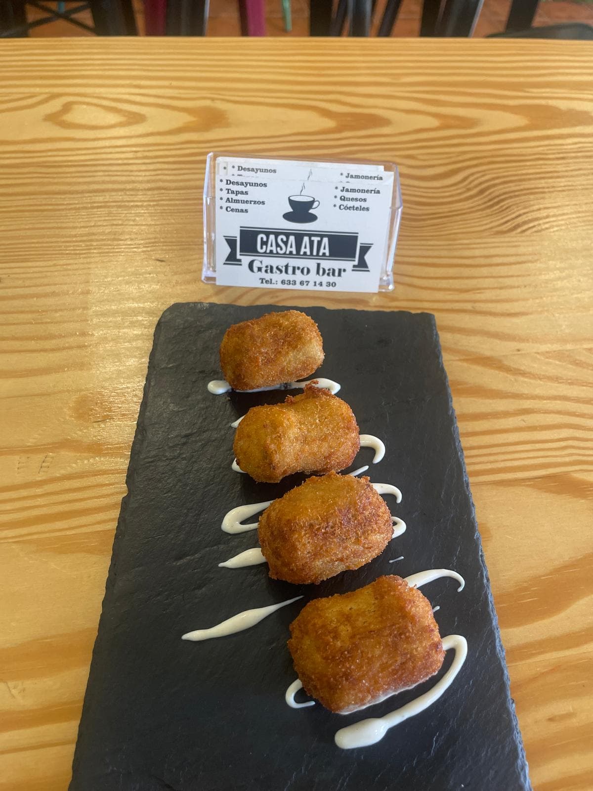Croquetas caseras de jamón y rabo de toro